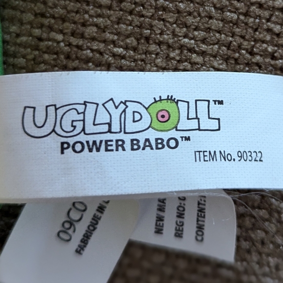 Uglydoll Power Babo 14" Plush w/ Green Cape And Mask Yellow 2012 by Pretty Ugly - Picture 4 of 6